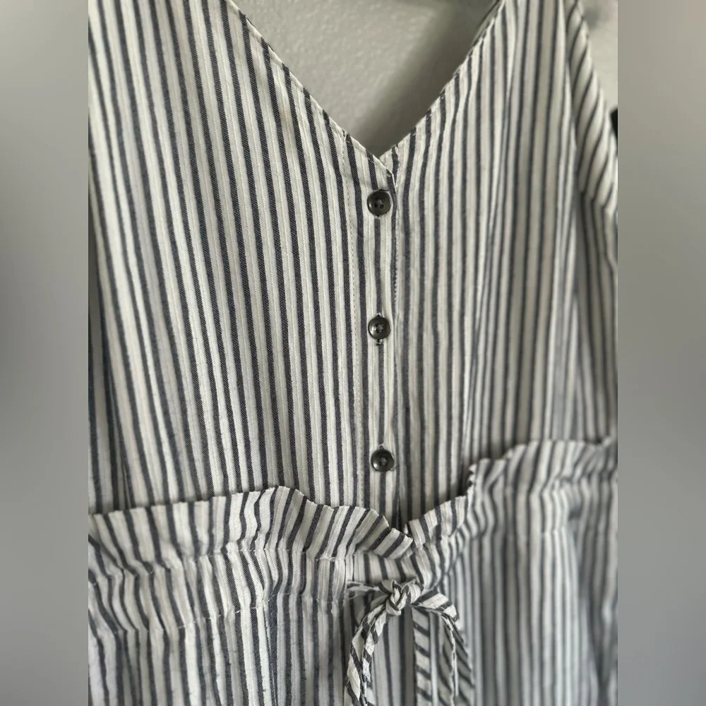 Splendid Crosshatch Linen Natural/Navy Stripes with Tie Waist Jumpsuit. Large. - Picture 11 of 14